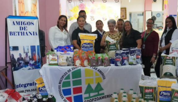 Con música y alegría visitamos el pasado jueves el hogar de adultas mayores "Residencia Bethania".